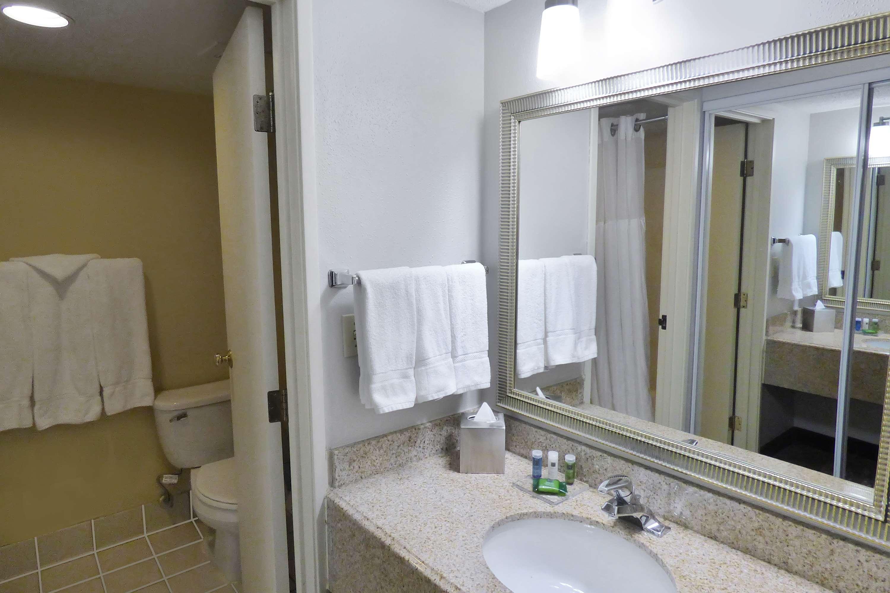 Radisson Akron-Fairlawn Copley Montrose Exteriör bild