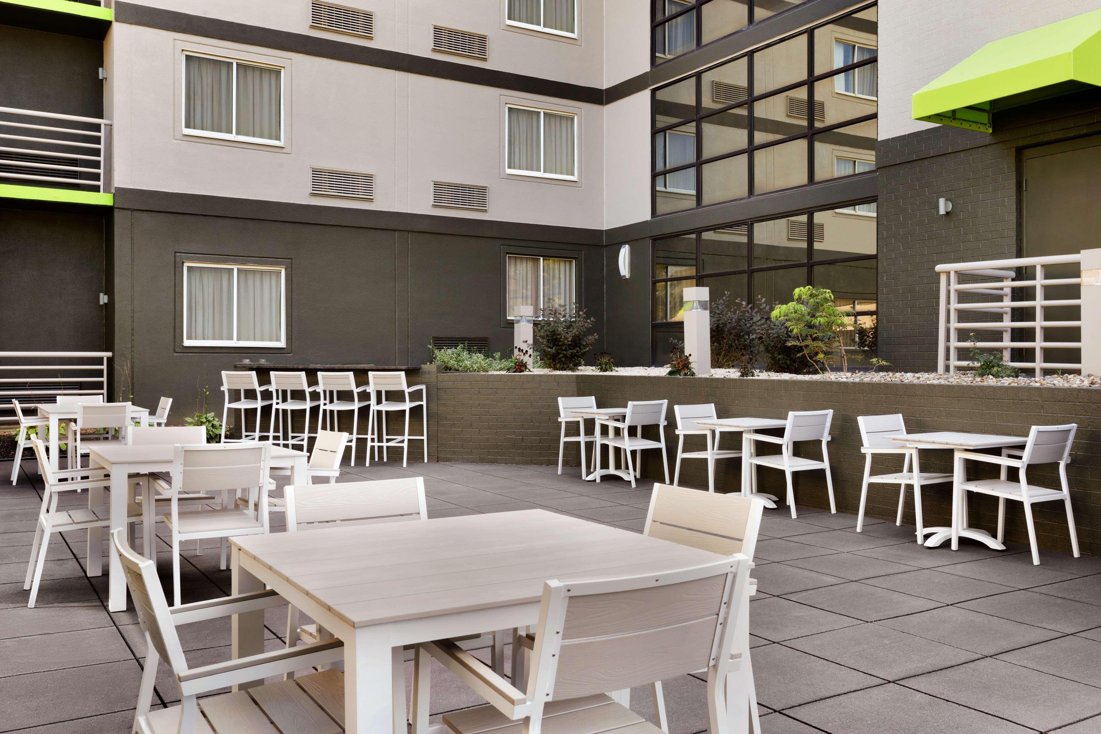 Radisson Akron-Fairlawn Copley Montrose Exteriör bild