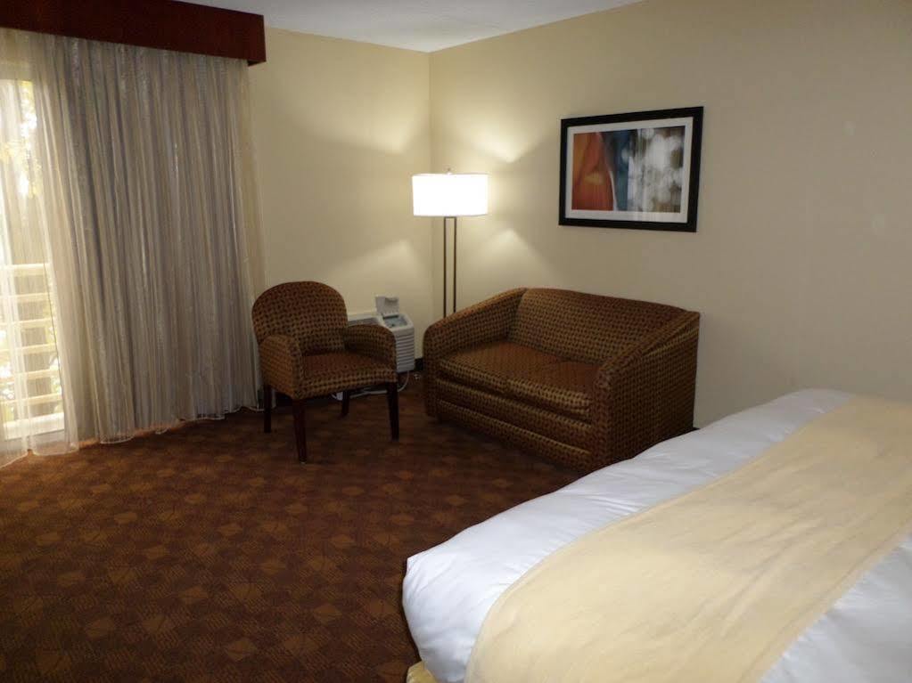 Radisson Akron-Fairlawn Copley Montrose Exteriör bild